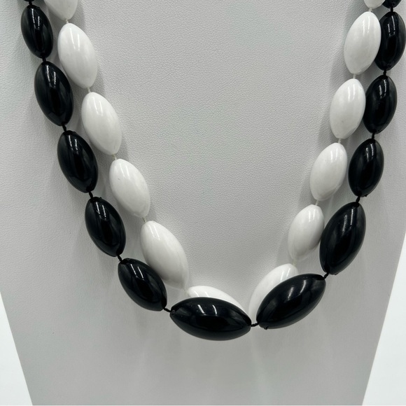 Set of 2 Vintage Long Chunky Beaded Necklaces - Black and White - Picture 3 of 4